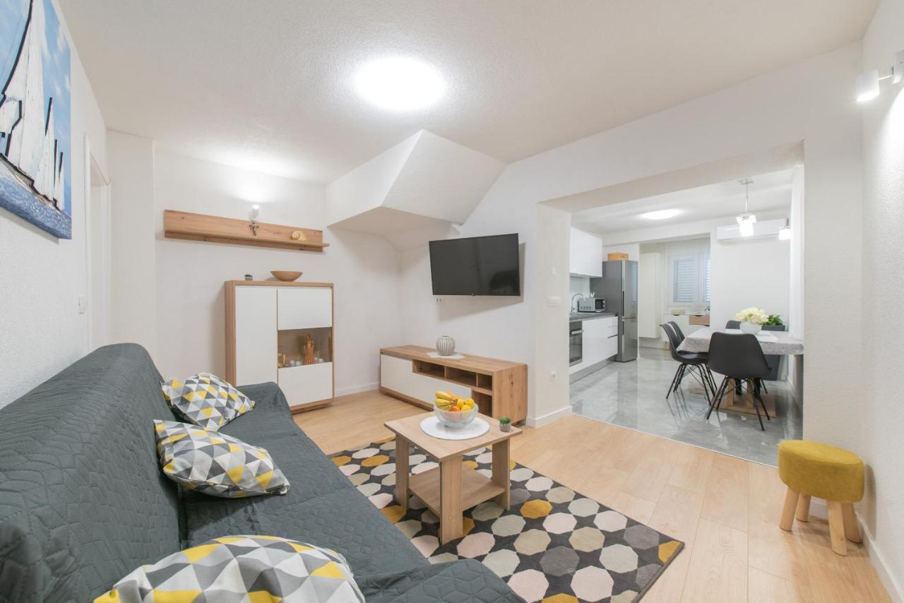 Apartmani Mara Kastela Exterior photo