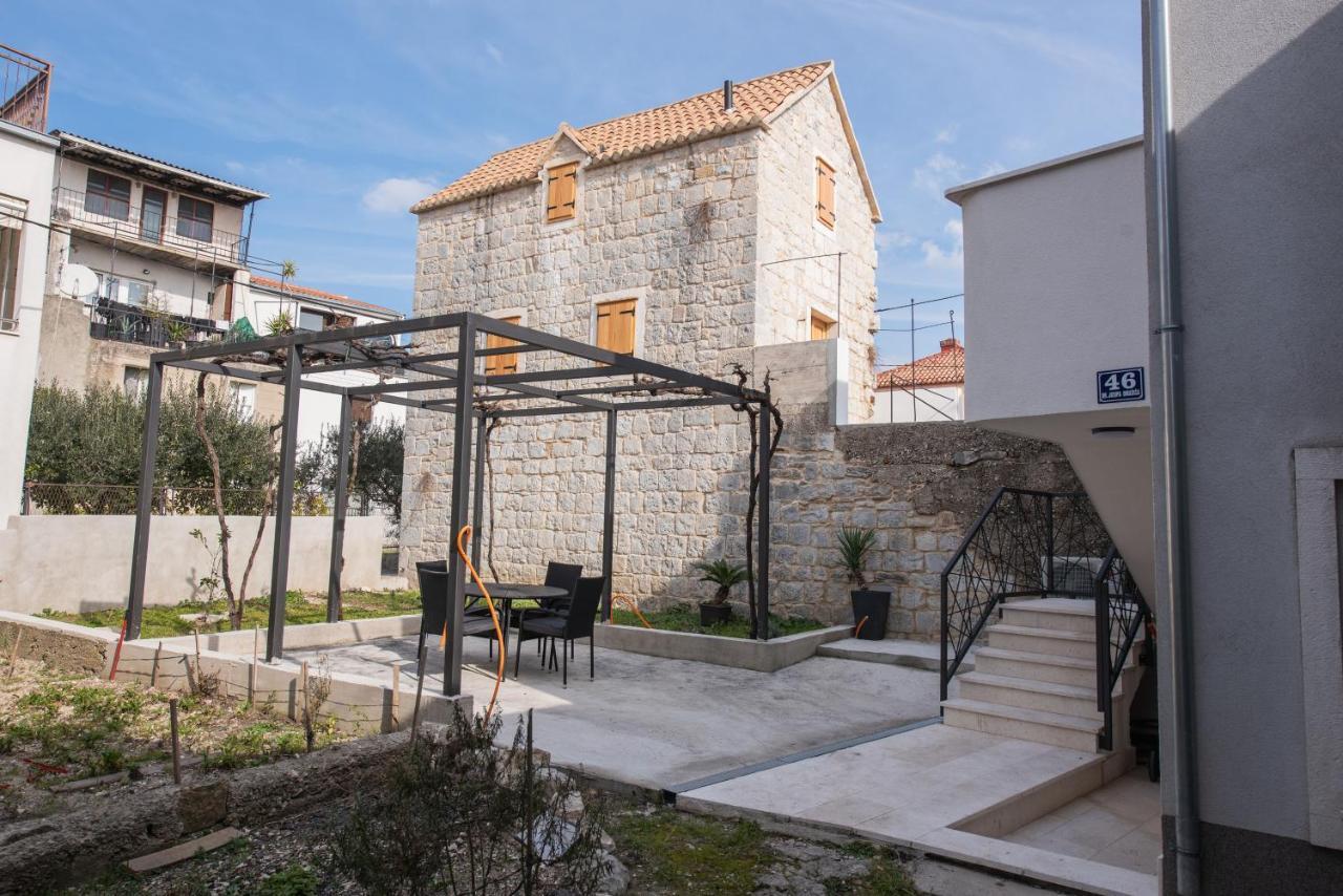 Apartmani Mara Kastela Exterior photo
