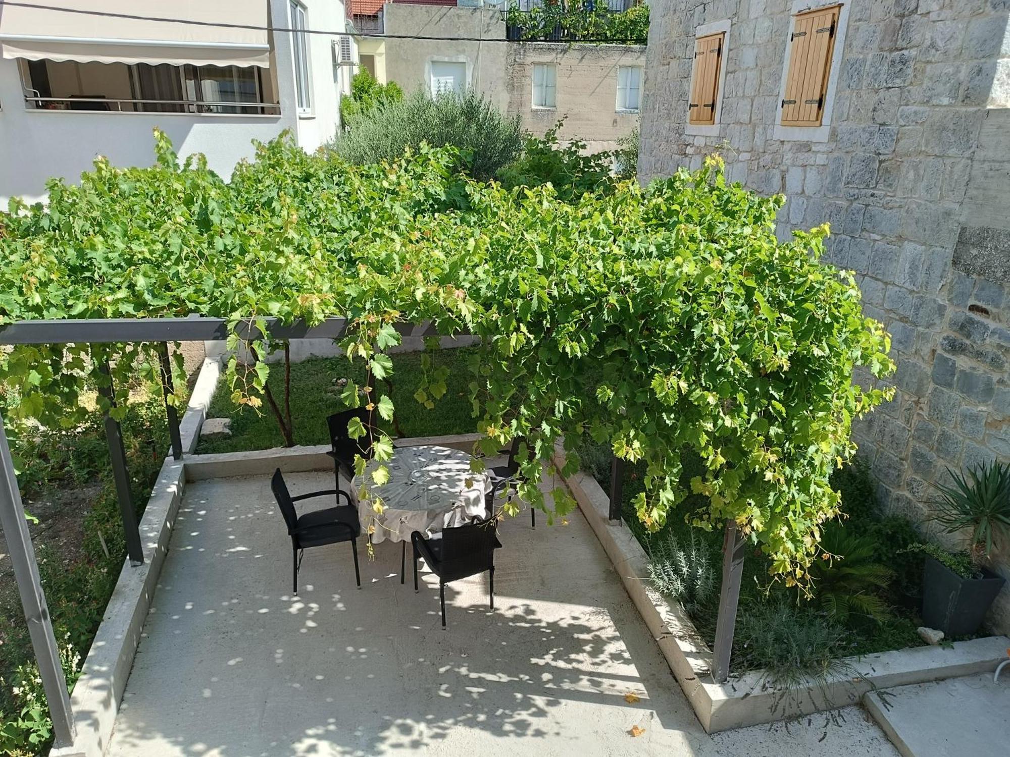 Apartmani Mara Kastela Exterior photo